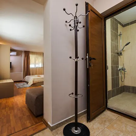Villa Manevi *