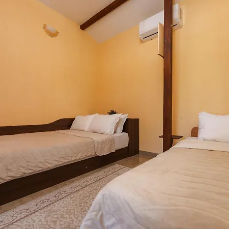 Villa Manevi Javornica